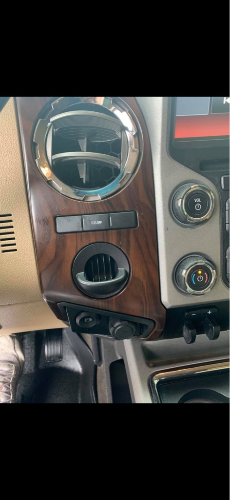 Photo 10 of this FORD F-350 SUPER DUT