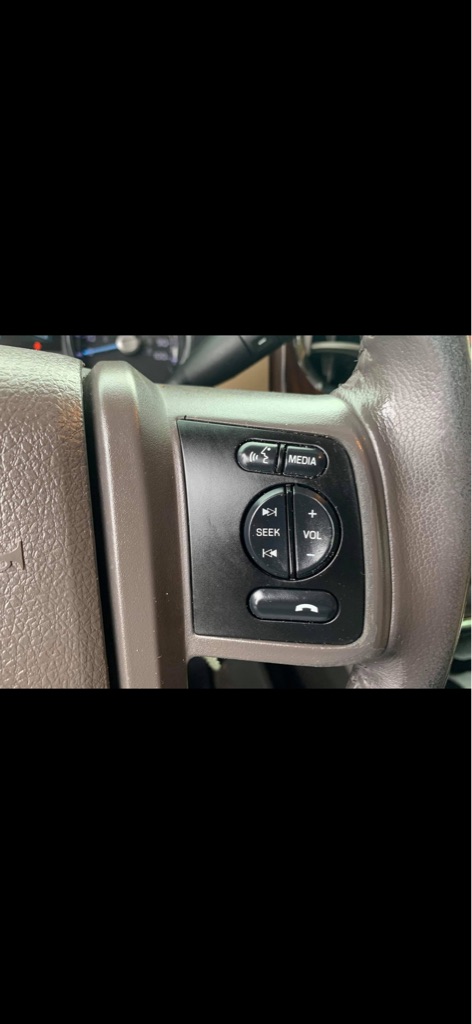 Photo 22 of this FORD F-350 SUPER DUT