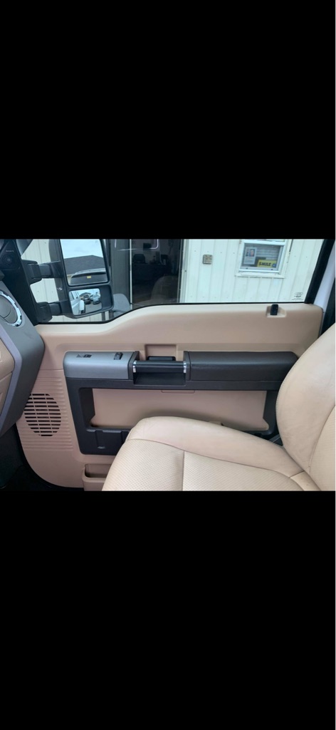 Photo 16 of this FORD F-350 SUPER DUT