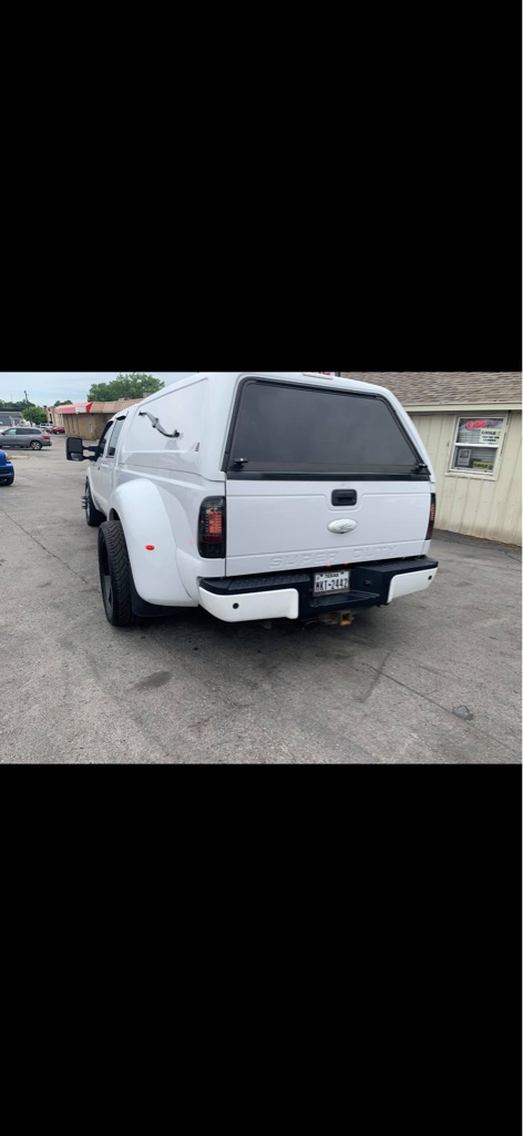Photo 7 of this FORD F-350 SUPER DUT