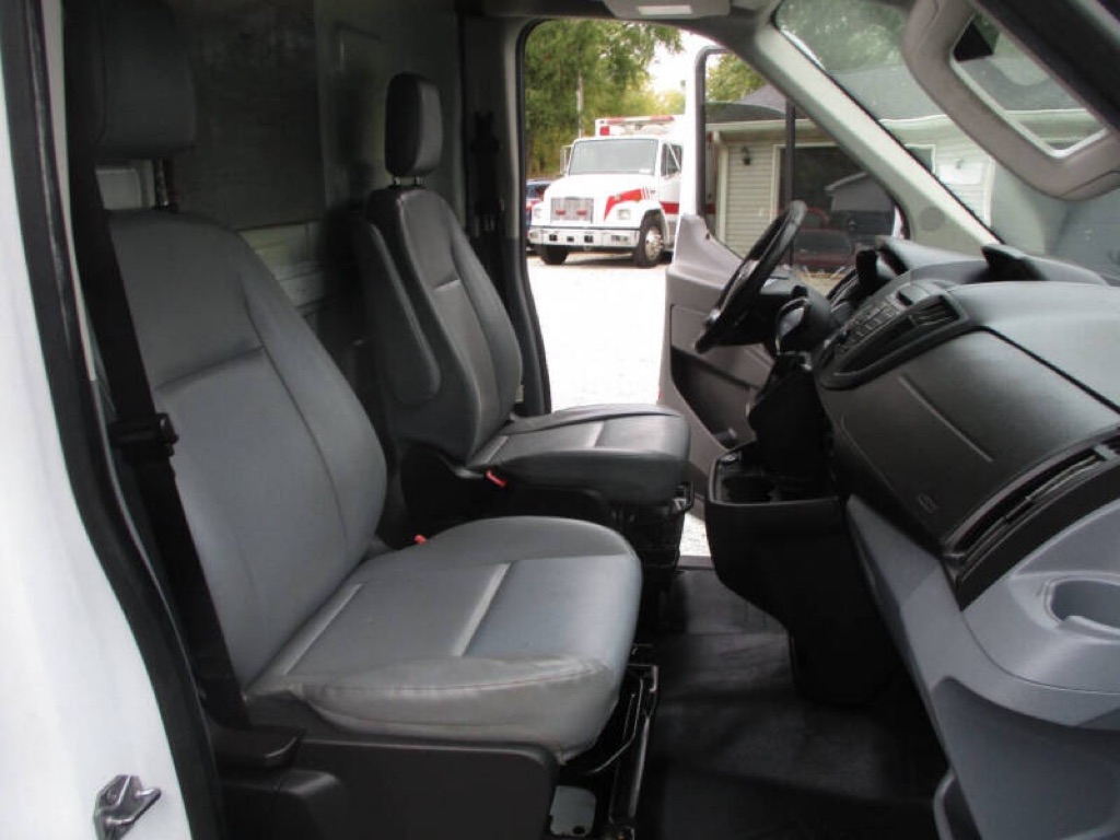 Photo 10 of this FORD TRANSIT