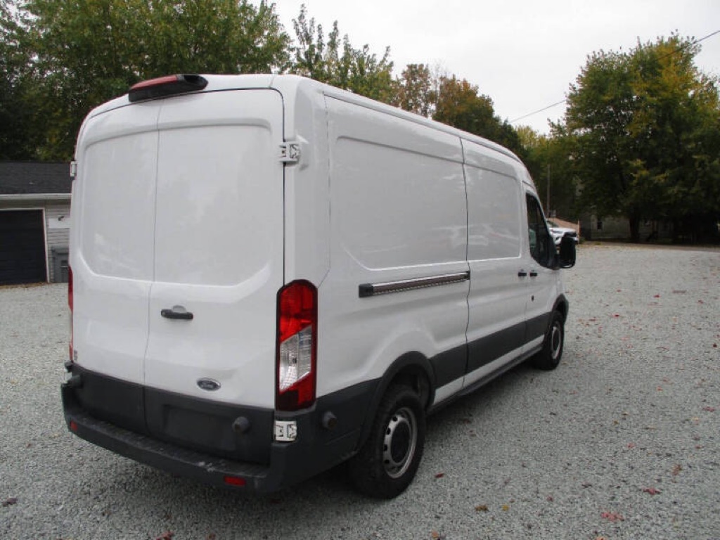 Photo 6 of this FORD TRANSIT