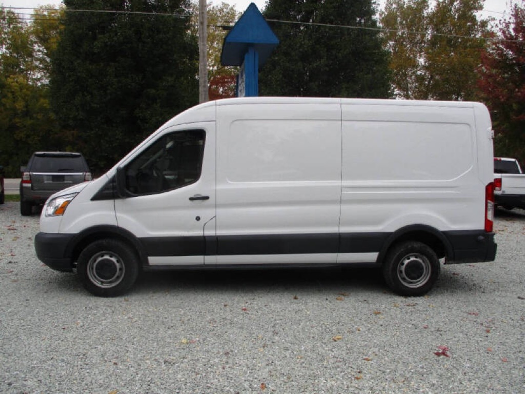 Photo 4 of this FORD TRANSIT