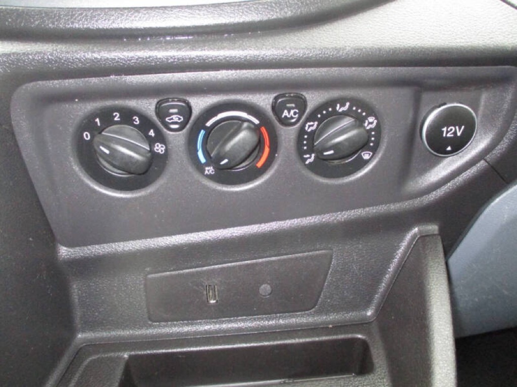Photo 13 of this FORD TRANSIT