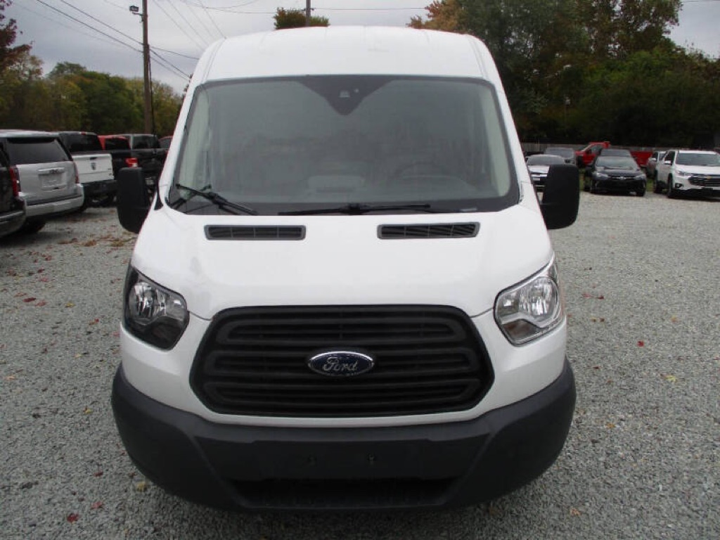 Photo 8 of this FORD TRANSIT