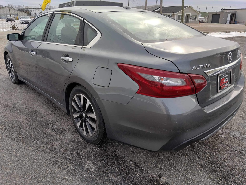 Photo 4 of this NISSAN ALTIMA