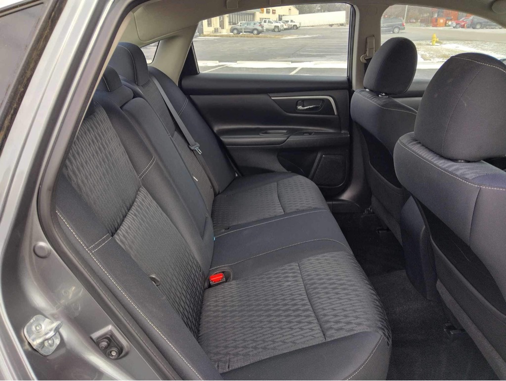 Photo 7 of this NISSAN ALTIMA