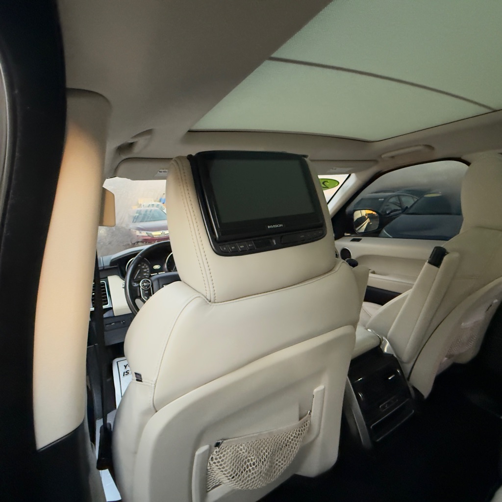 Photo 12 of this LAND ROVER RANGE ROVER SPO