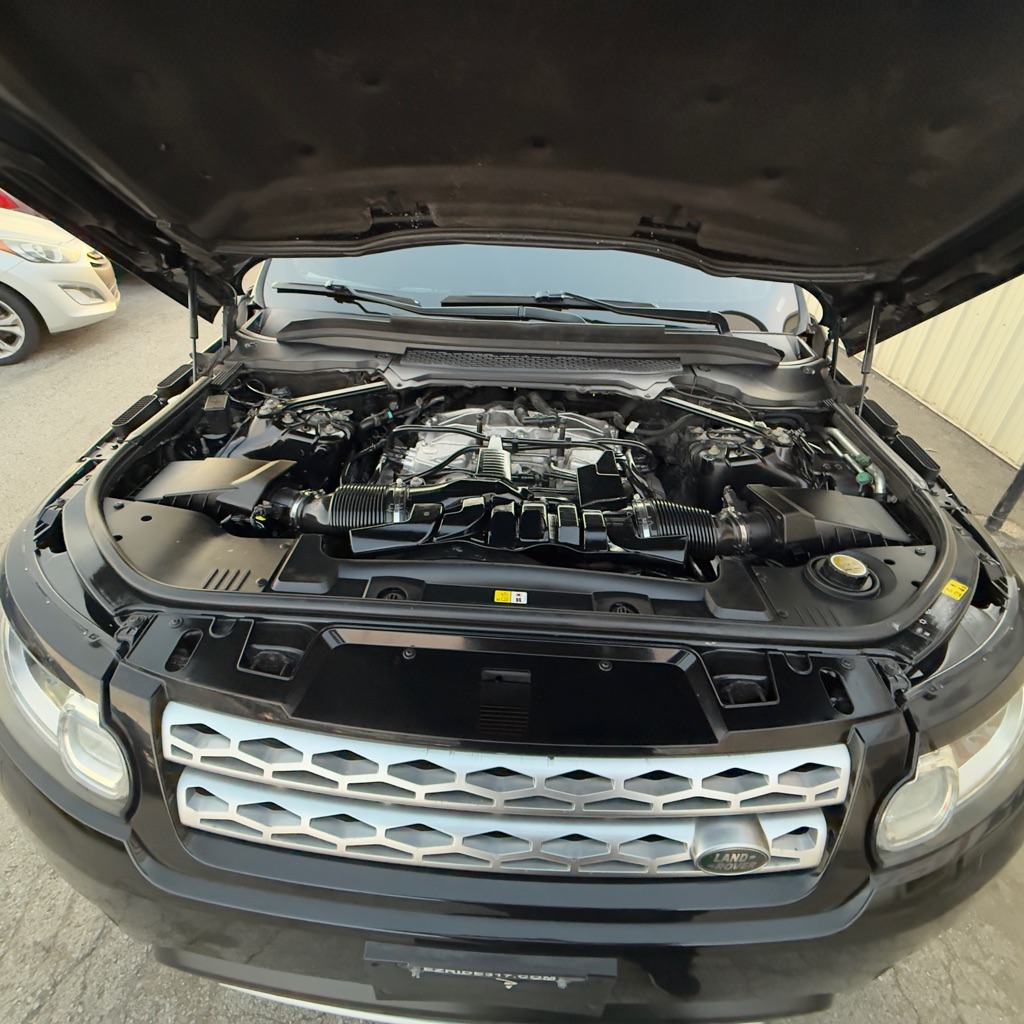 Photo 32 of this LAND ROVER RANGE ROVER SPO
