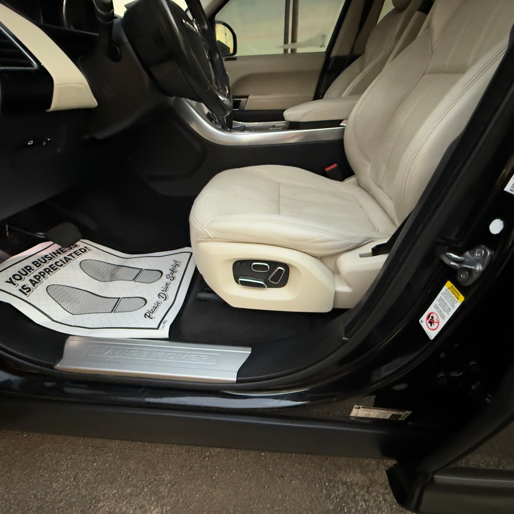 Photo 29 of this LAND ROVER RANGE ROVER SPO