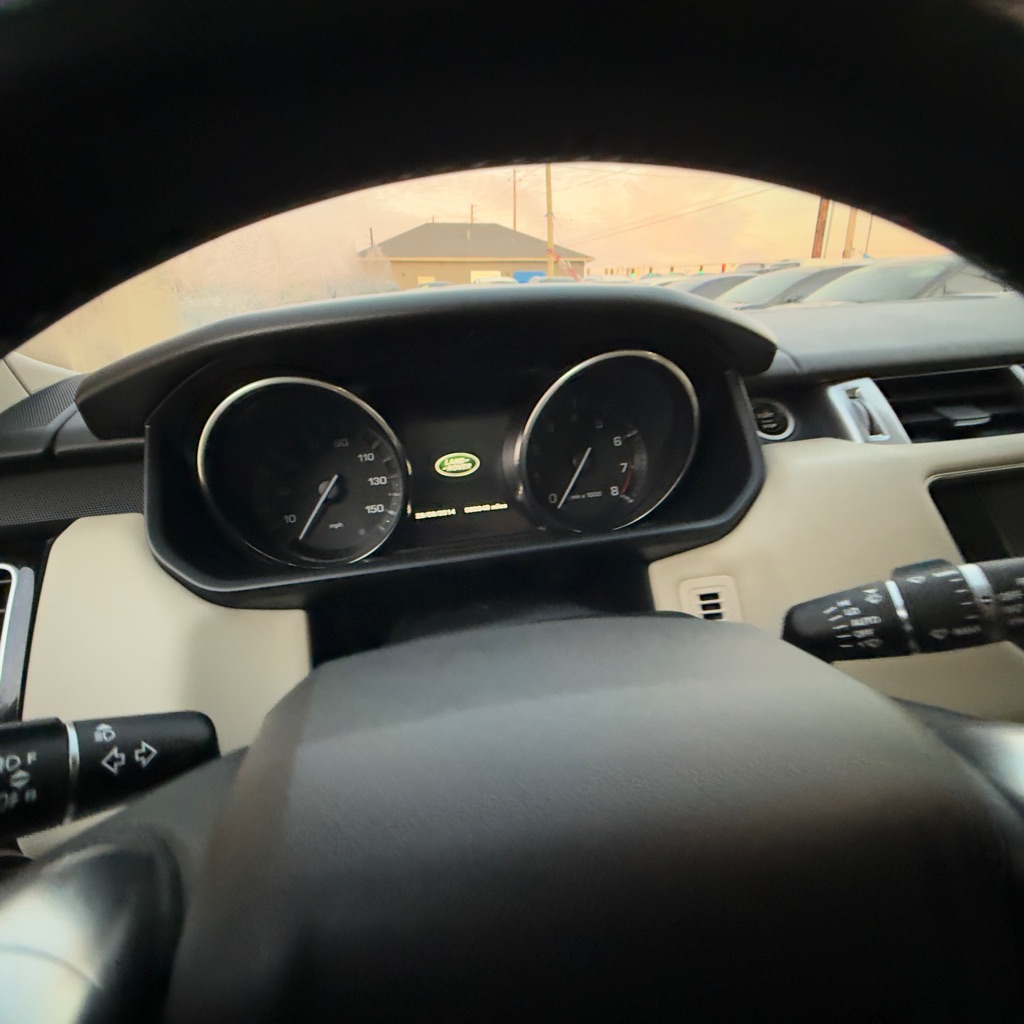 Photo 30 of this LAND ROVER RANGE ROVER SPO