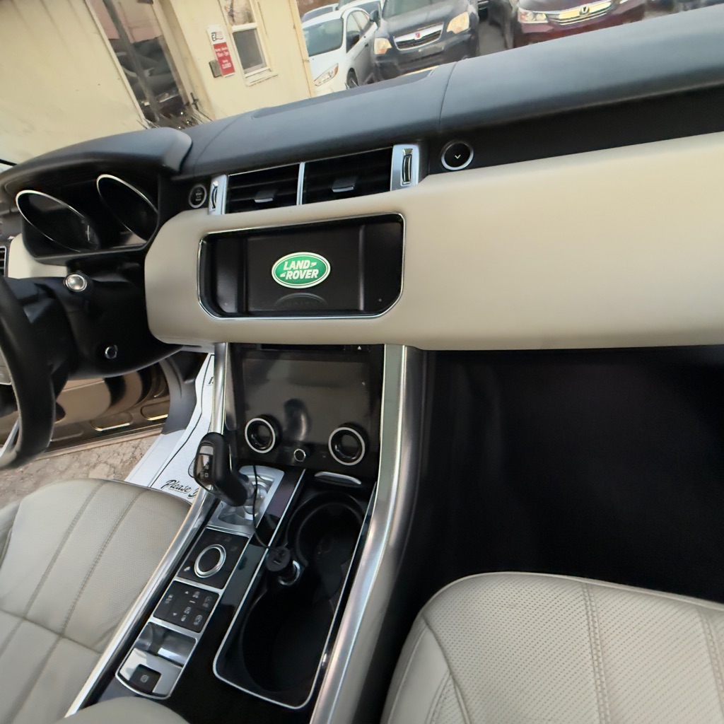 Photo 25 of this LAND ROVER RANGE ROVER SPO