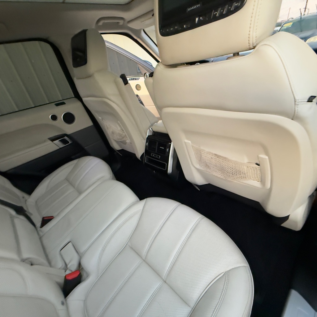 Photo 19 of this LAND ROVER RANGE ROVER SPO