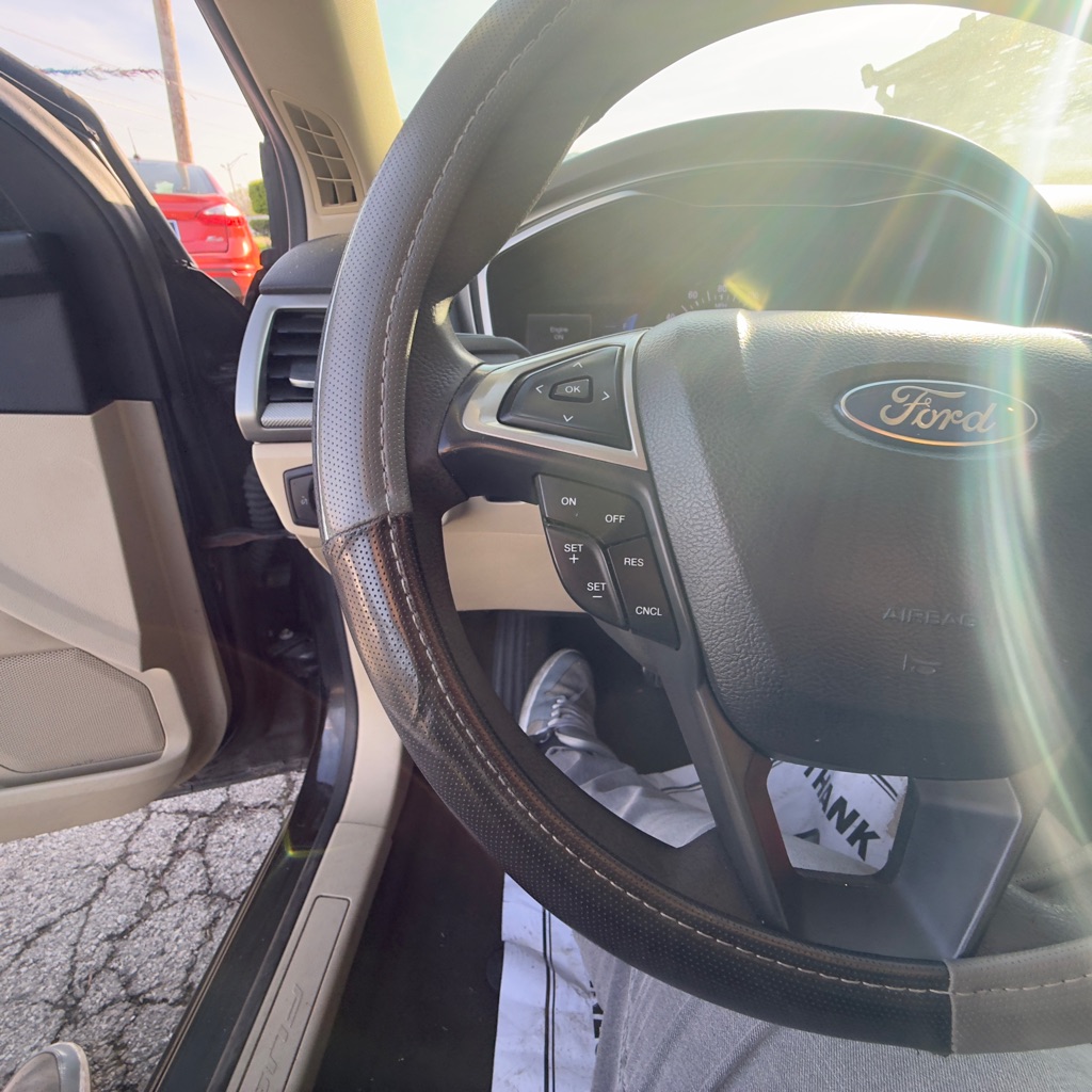 Photo 15 of this FORD FUSION
