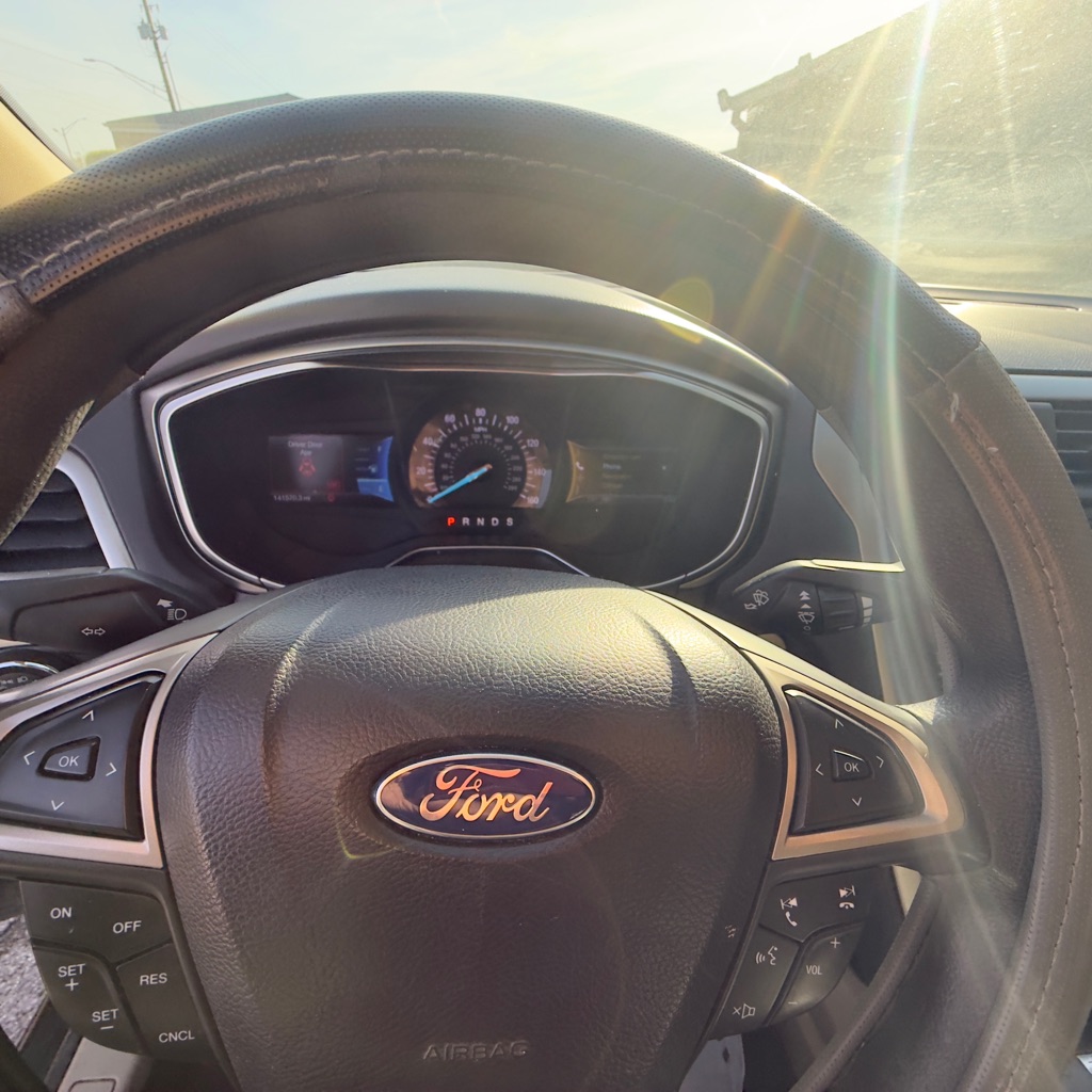 Photo 12 of this FORD FUSION