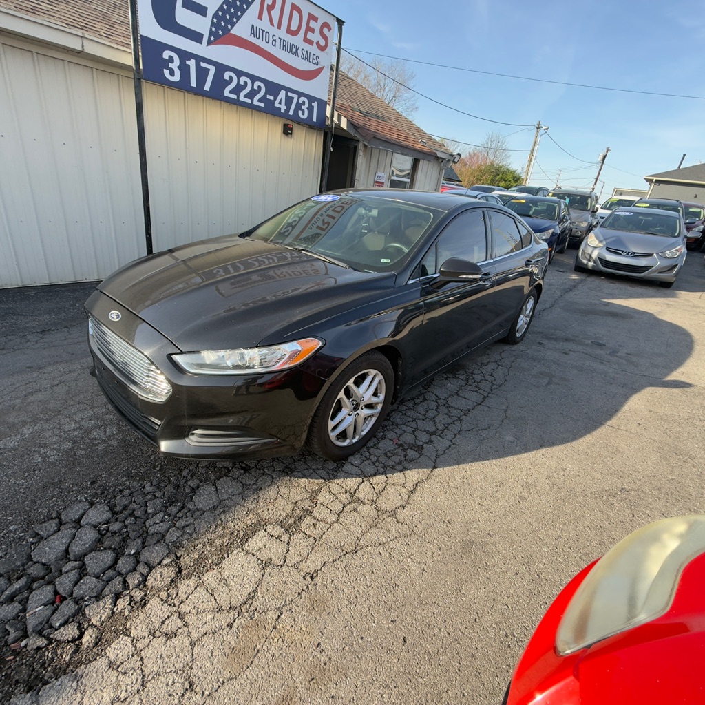Photo 2 of this FORD FUSION
