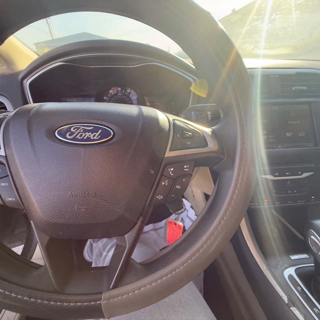 Photo 16 of this FORD FUSION