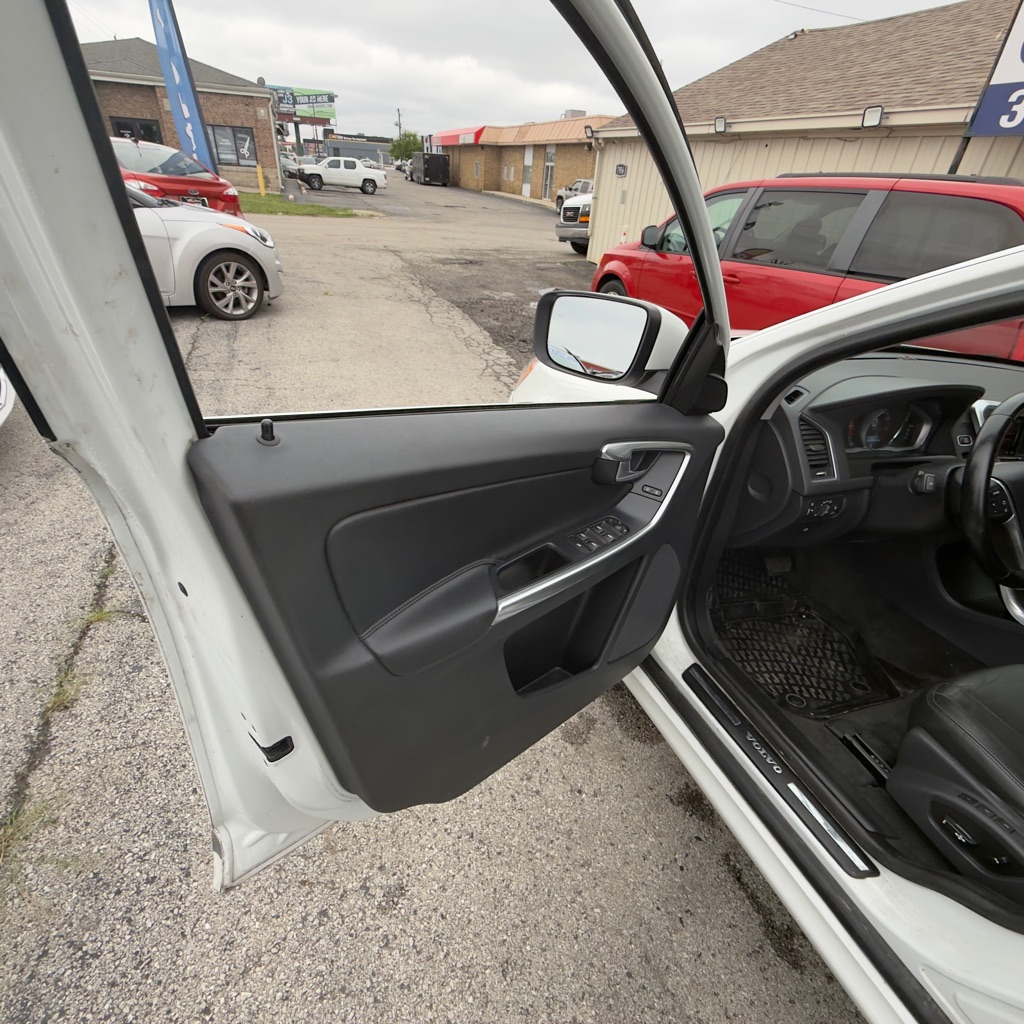 Photo 10 of this VOLVO XC60
