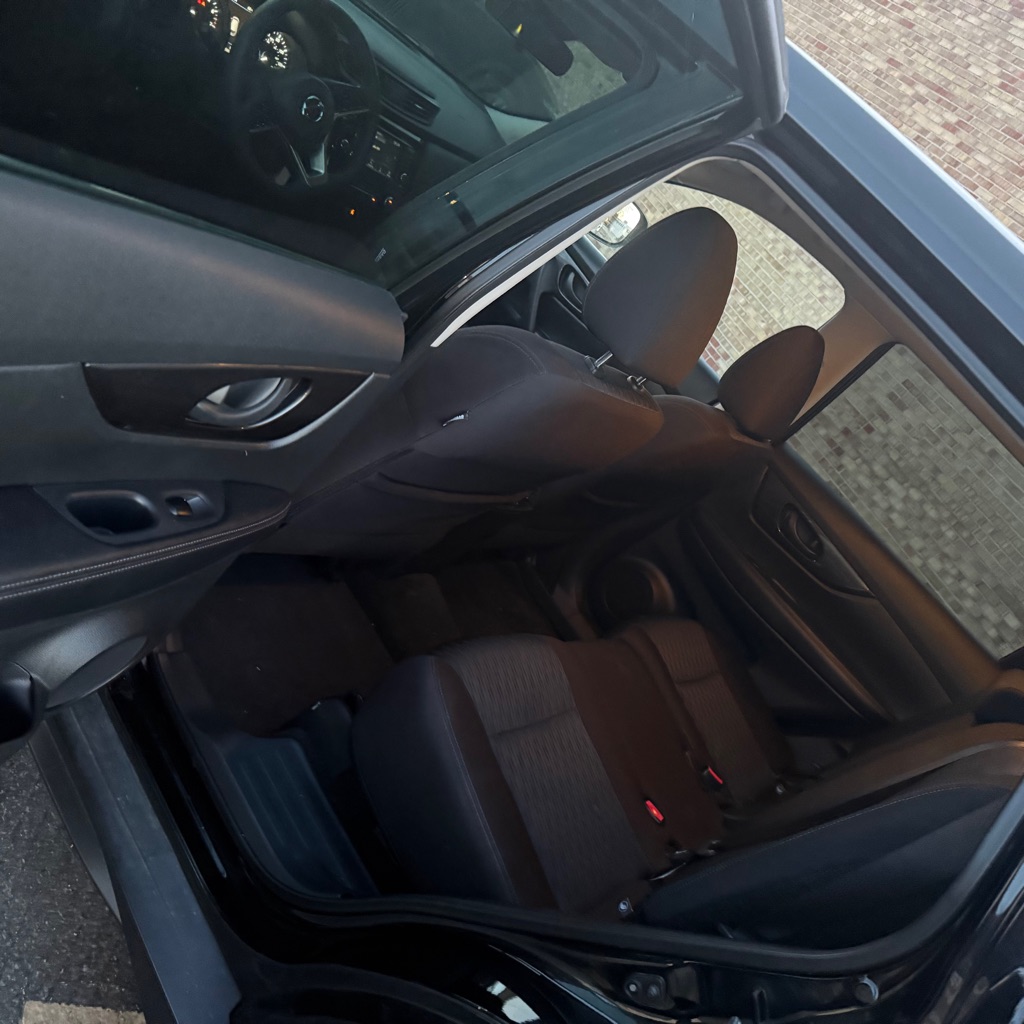 Photo 16 of this NISSAN ALTIMA