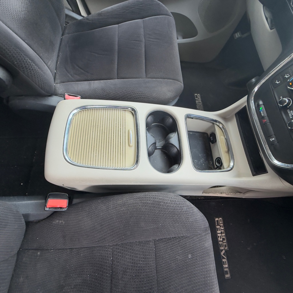 Photo 12 of this DODGE GRAND CARAVAN