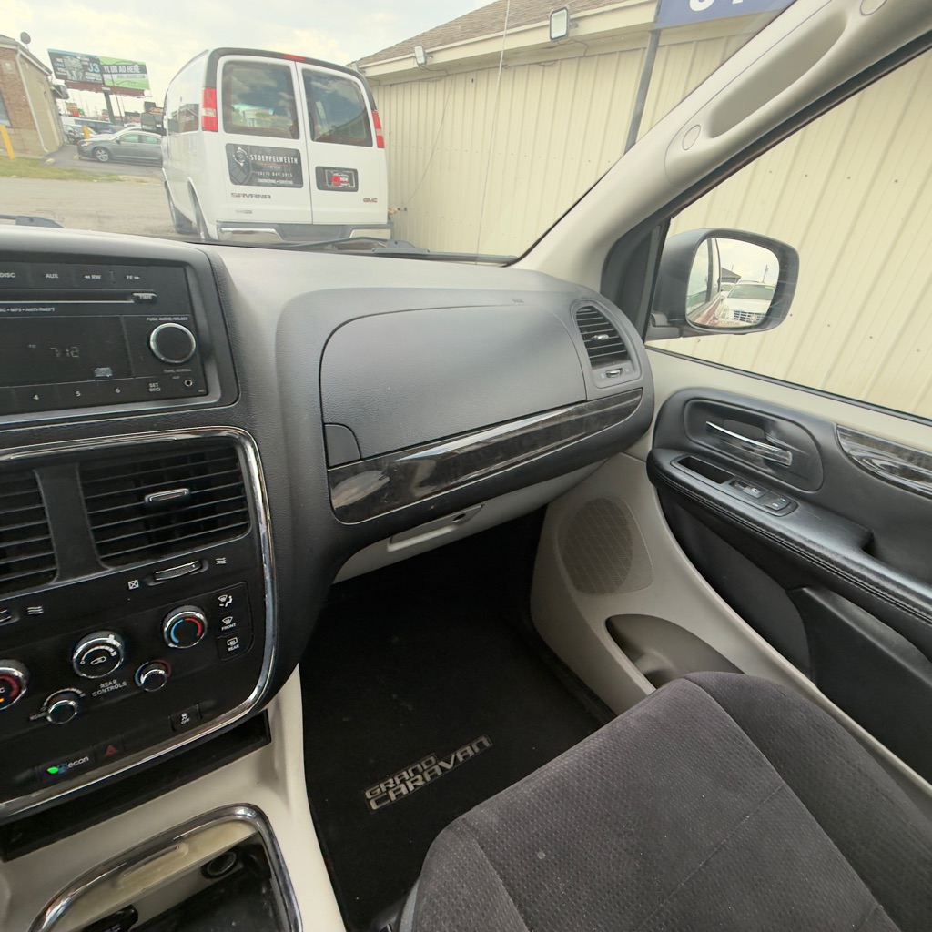 Photo 23 of this DODGE GRAND CARAVAN