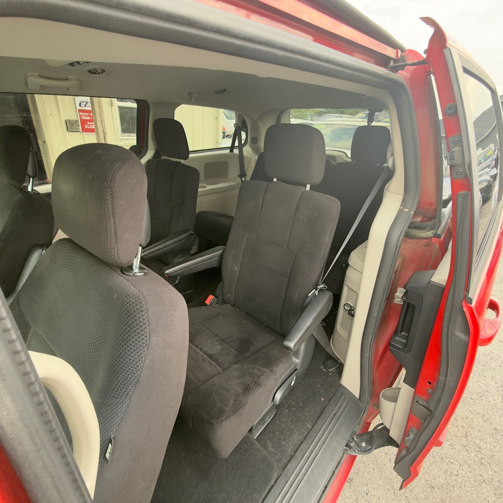 Photo 18 of this DODGE GRAND CARAVAN