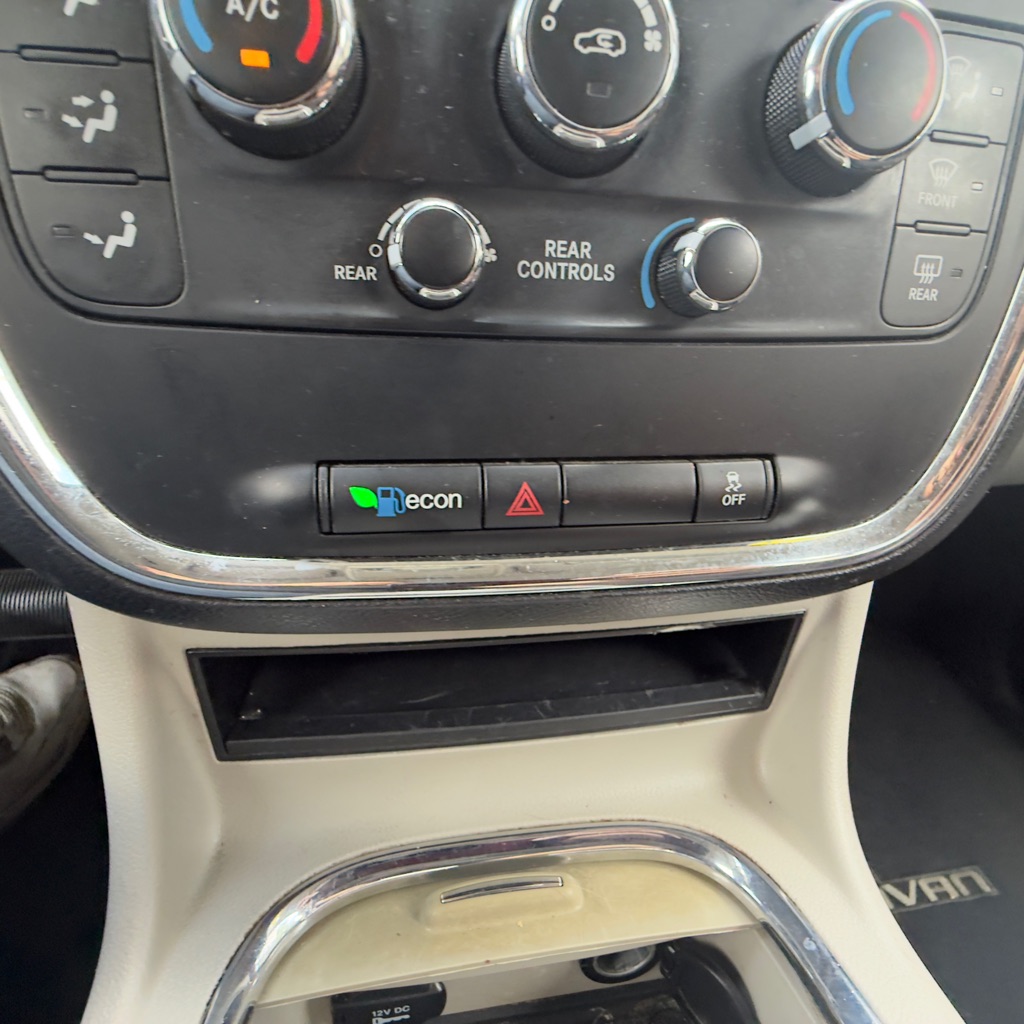Photo 25 of this DODGE GRAND CARAVAN
