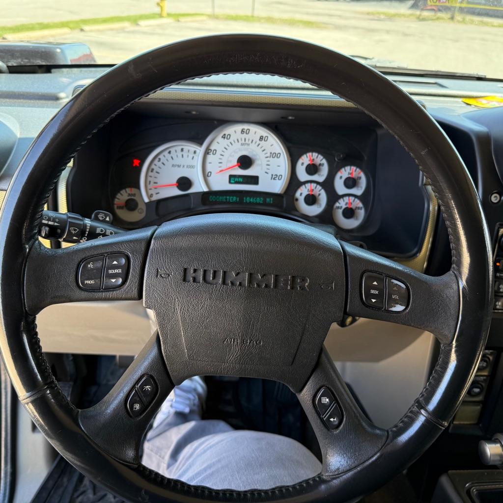 Photo 16 of this HUMMER H2
