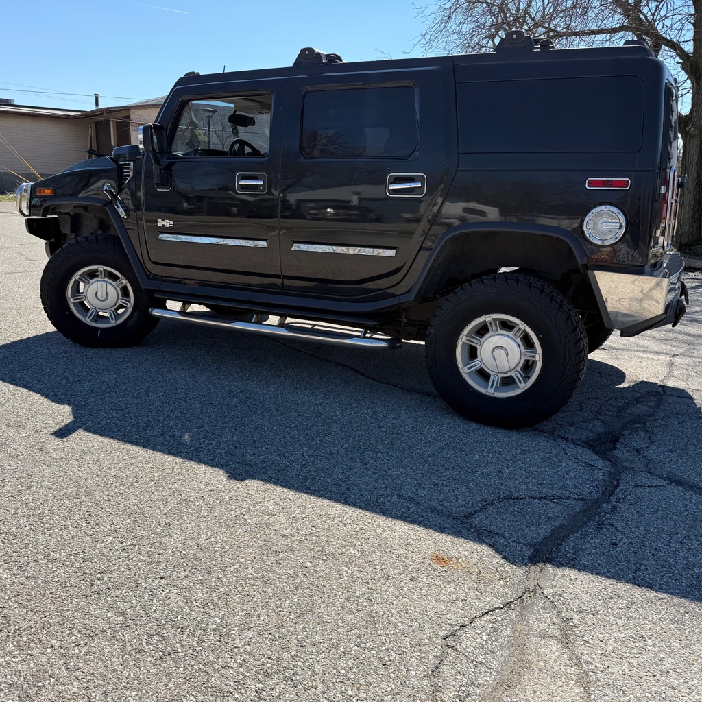 Photo 3 of this HUMMER H2