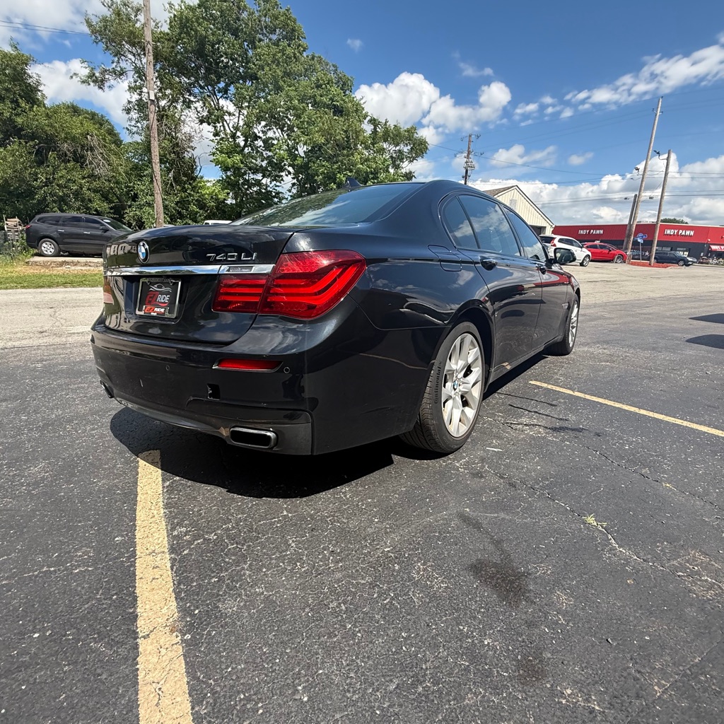 Photo 5 of this BMW 7 SERIES