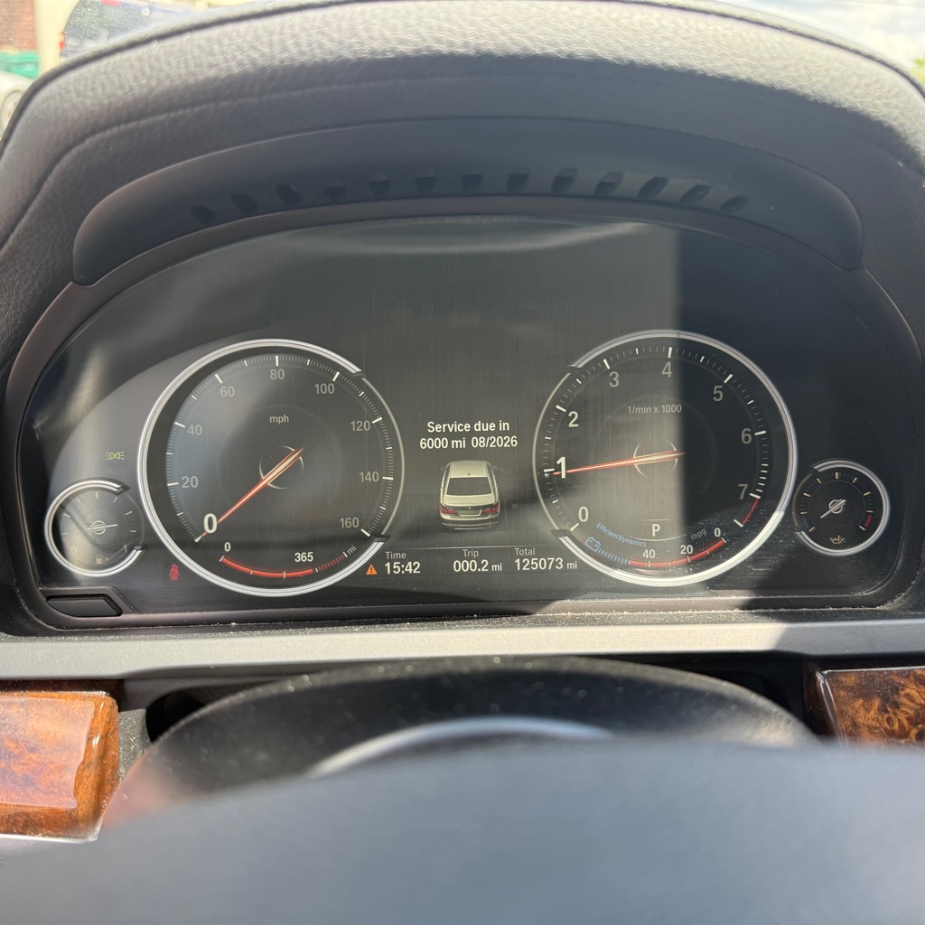 Photo 31 of this BMW 7 SERIES