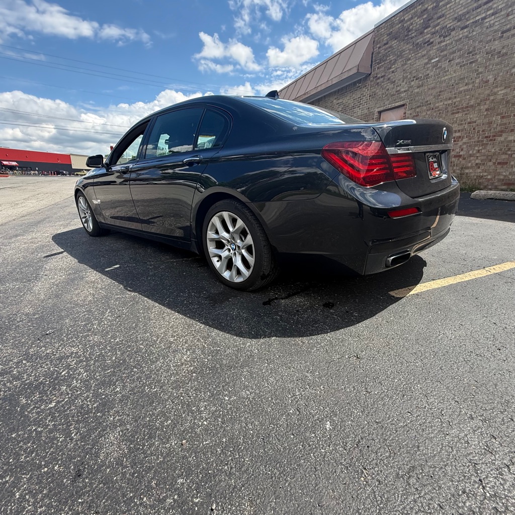 Photo 3 of this BMW 7 SERIES