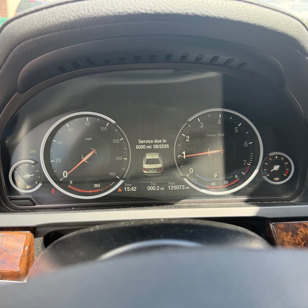 Photo 30 of this BMW 7 SERIES