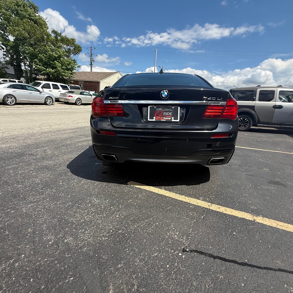 Photo 4 of this BMW 7 SERIES