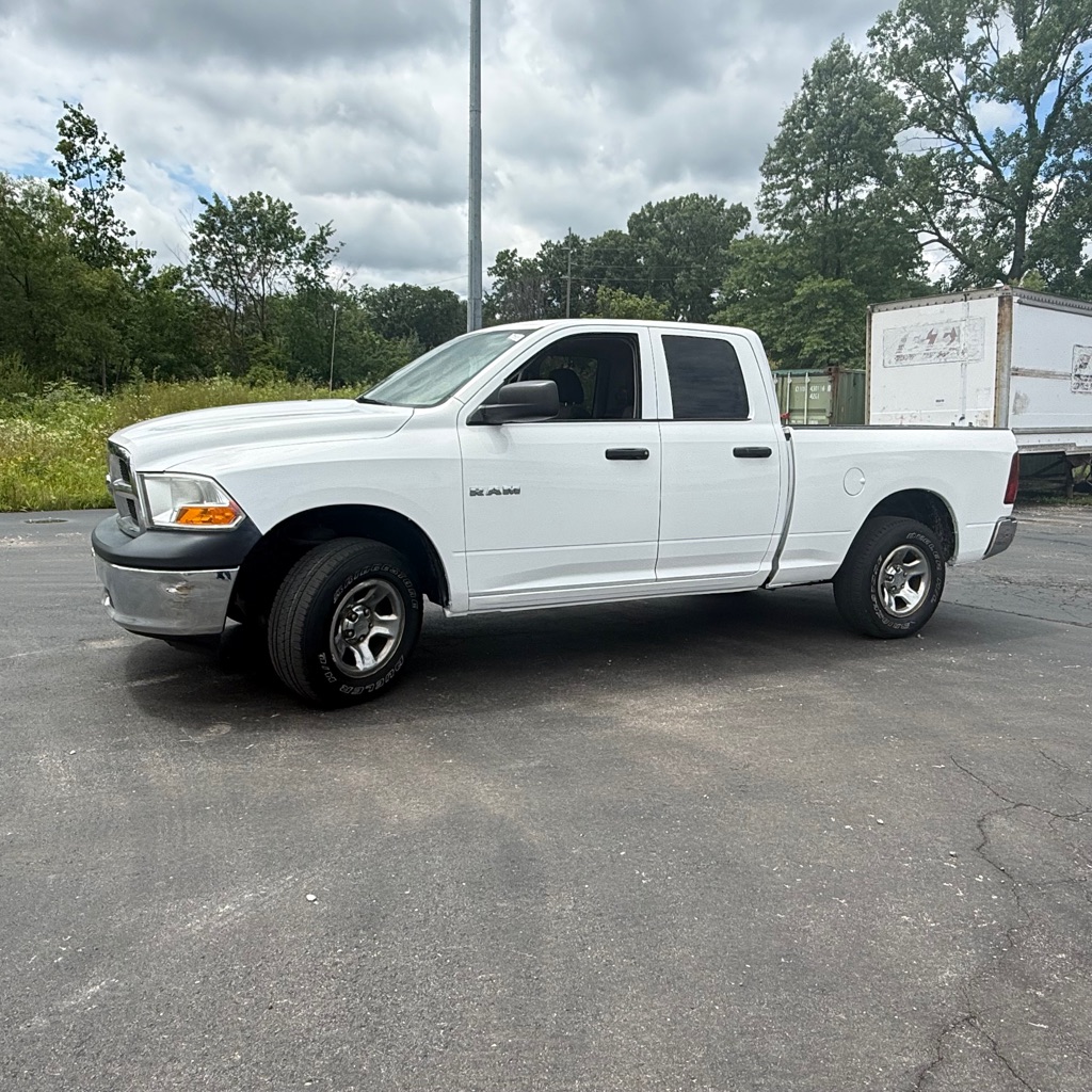 Photo 2 of this DODGE RAM 1500