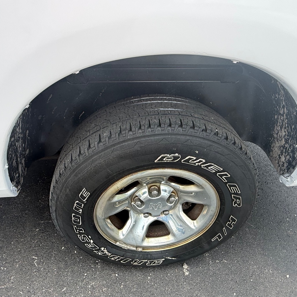 Photo 9 of this DODGE RAM 1500