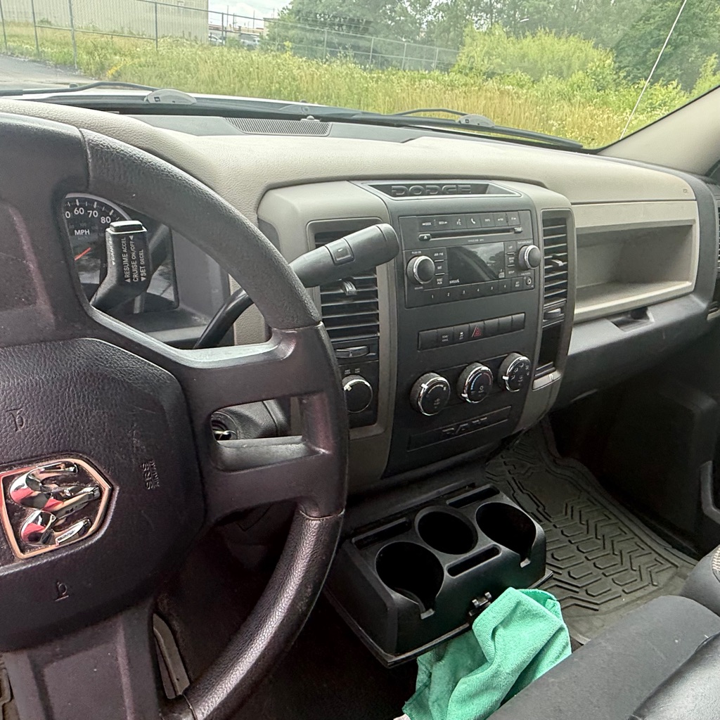 Photo 17 of this DODGE RAM 1500
