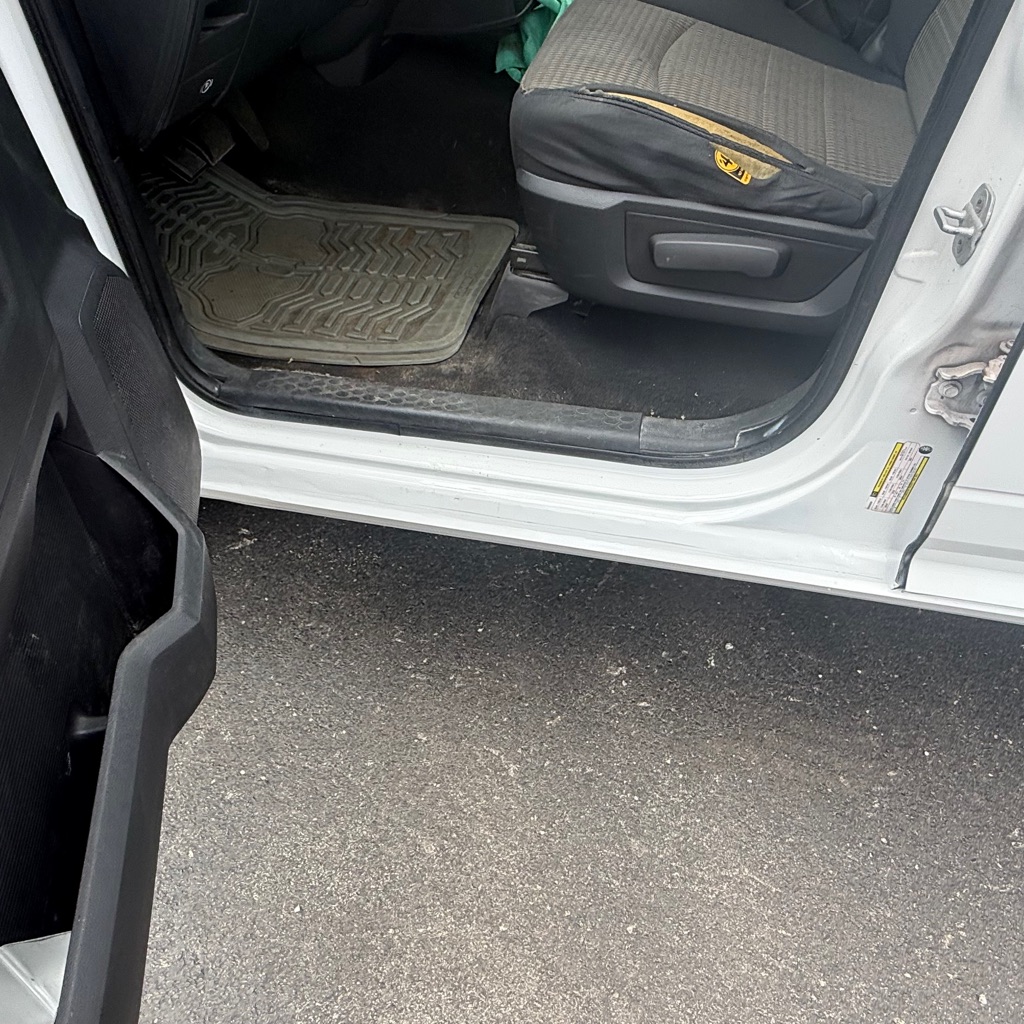 Photo 16 of this DODGE RAM 1500