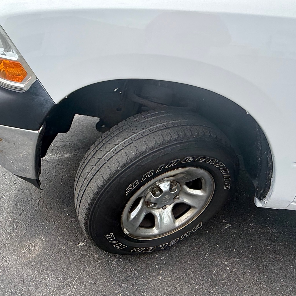 Photo 8 of this DODGE RAM 1500