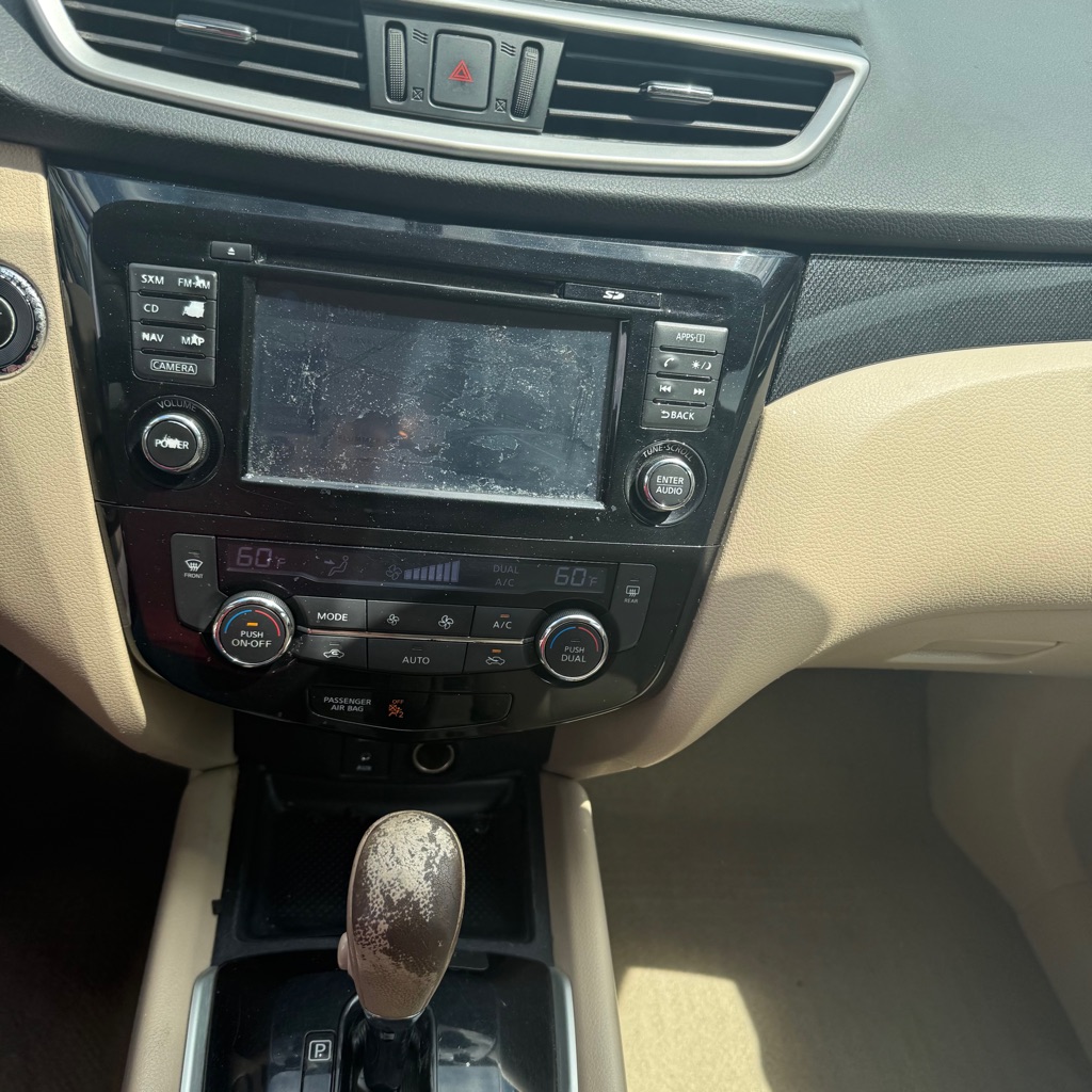 Photo 18 of this NISSAN ROGUE