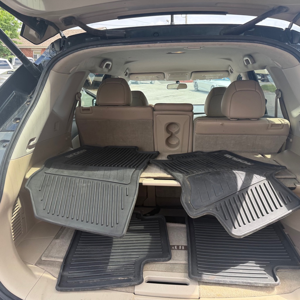 Photo 14 of this NISSAN ROGUE