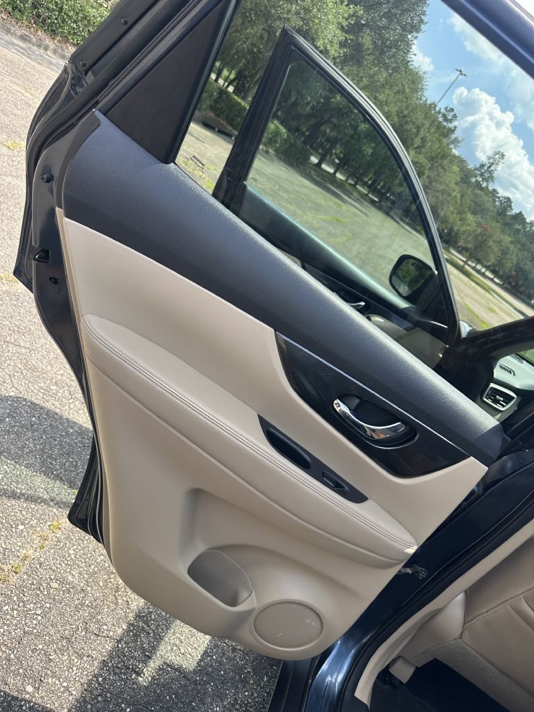 Photo 9 of this NISSAN ROGUE