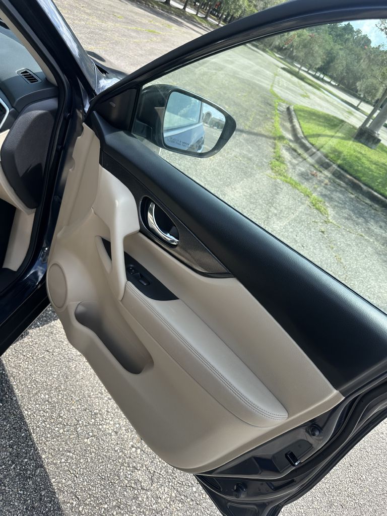 Photo 10 of this NISSAN ROGUE