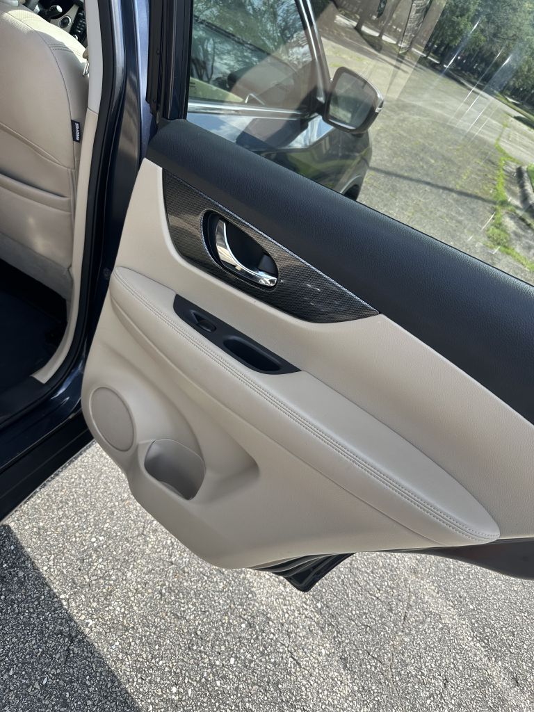 Photo 11 of this NISSAN ROGUE