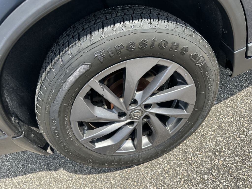 Photo 17 of this NISSAN ROGUE