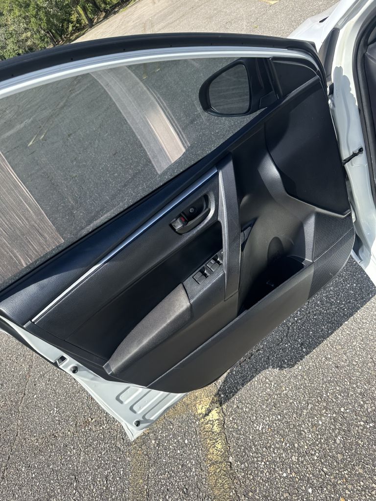 Photo 5 of this TOYOTA COROLLA