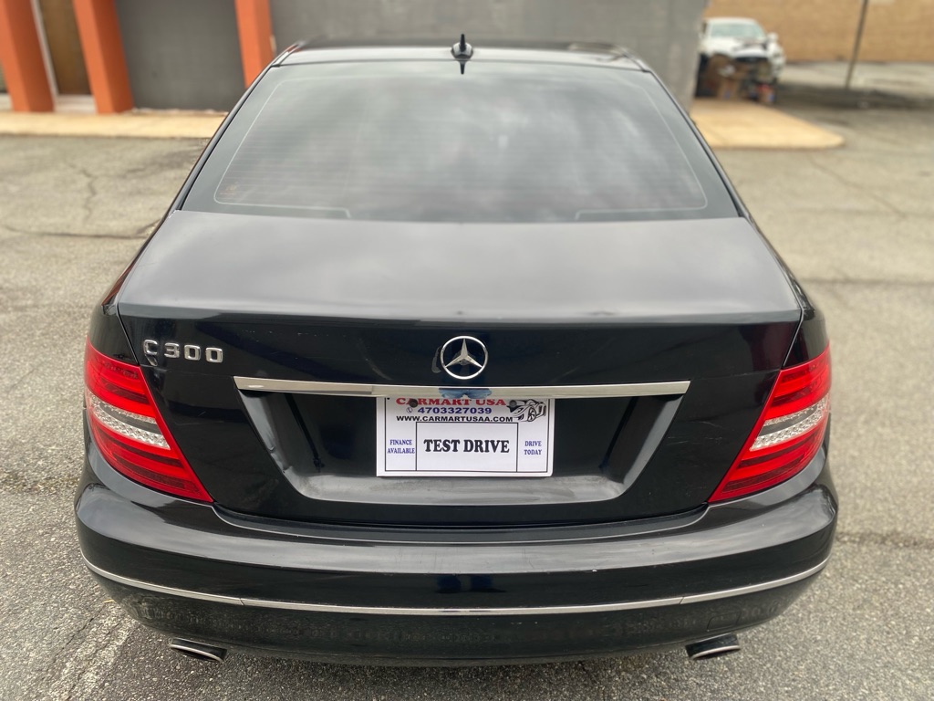 Photo 3 of this MERCEDES-BENZ C-CLASS