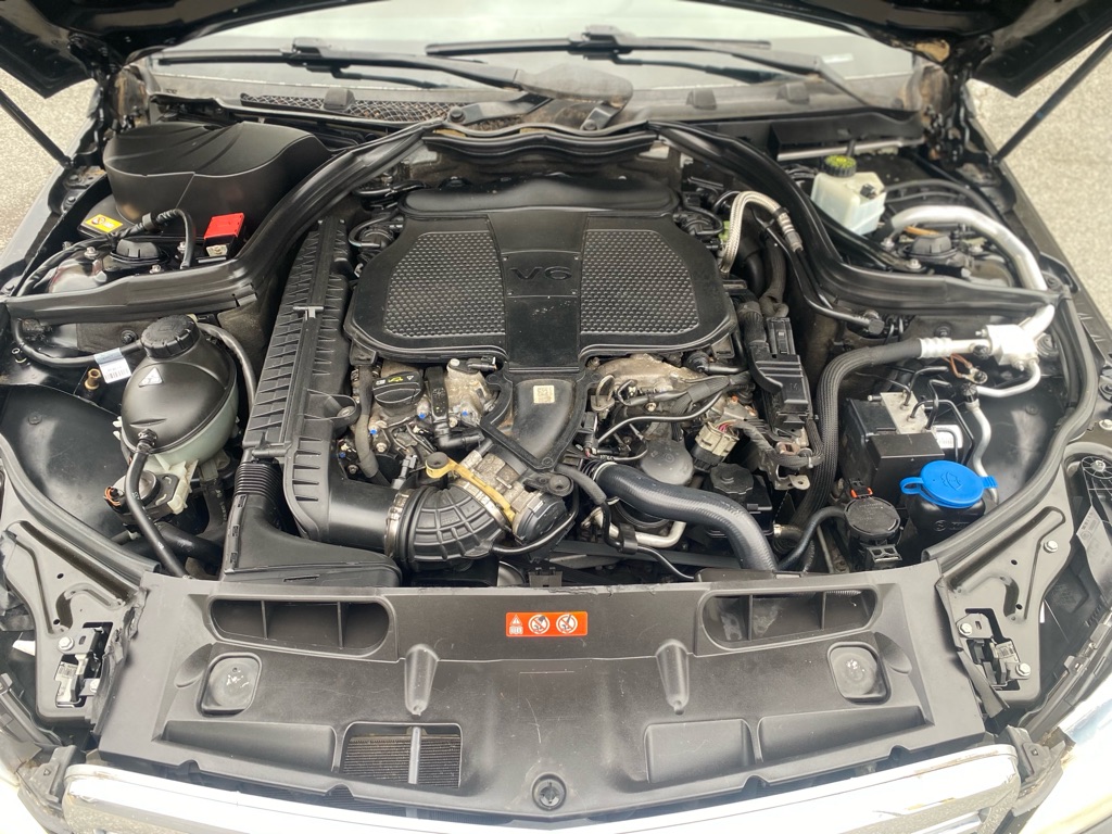 Photo 6 of this MERCEDES-BENZ C-CLASS