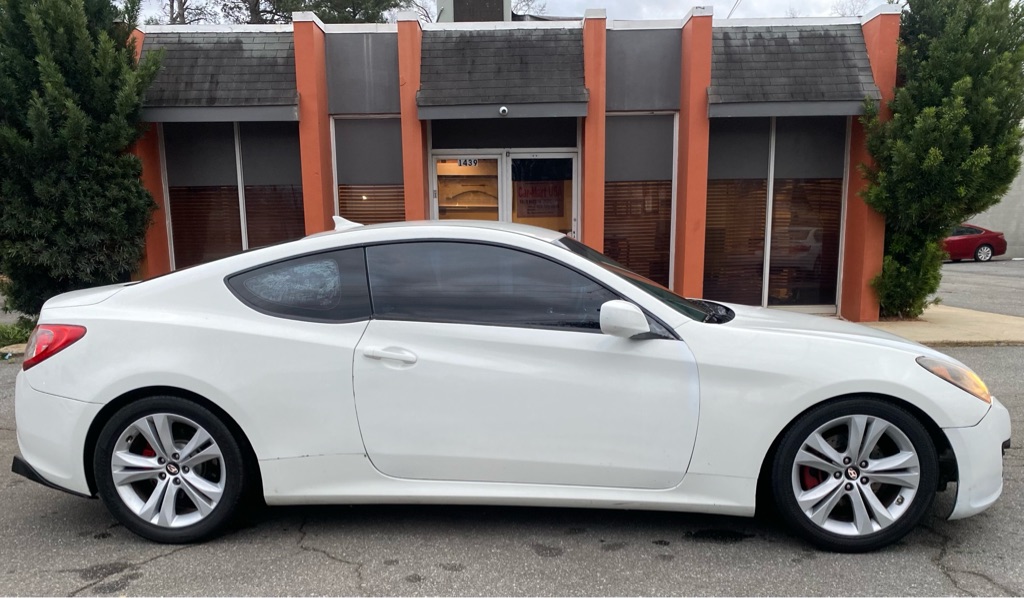 Photo 2 of this HYUNDAI GENESIS COUPE