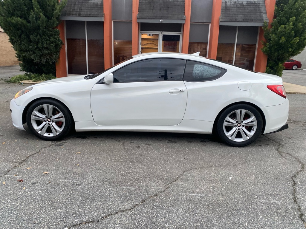 Photo 4 of this HYUNDAI GENESIS COUPE